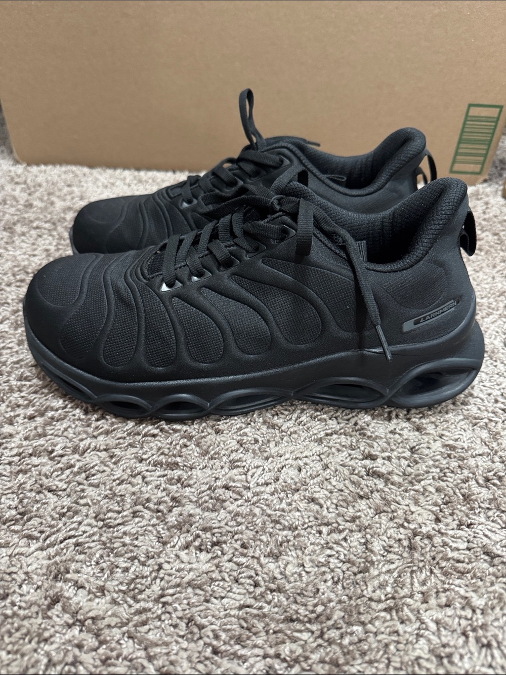 All-Black Women’s Steel Toe Sneakers